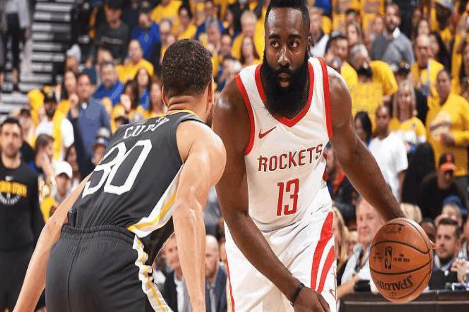  库里在切尔西比赛中惊险取胜，高光表现引发热议！