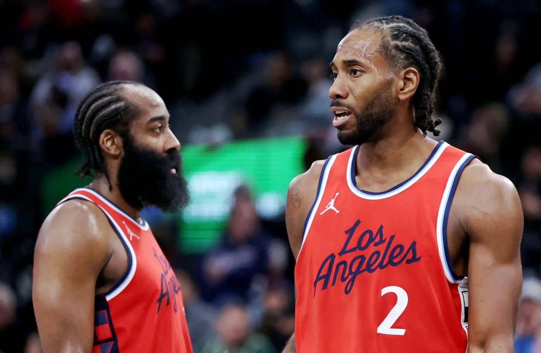  哈登回归赛场，败北首场状态亮眼，雄鹿观众沸腾！